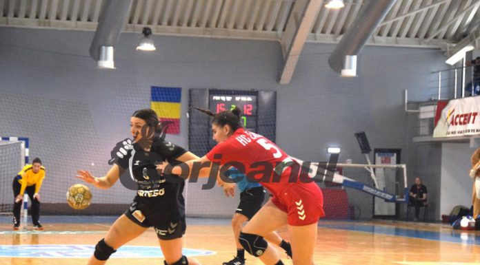 Ne-au bătut de la 7 metri. Handbalistele, răpuse la Zalău