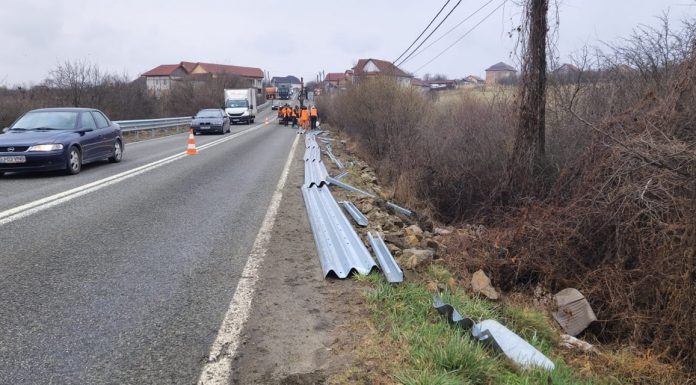 SDN Târgu Jiu continuă montarea de parapete pe drumurile naționale