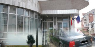 Autoturisme și două terenuri, scoase la licitație de finanțiștii din Motru. Ce prețuri au