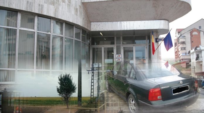 Autoturisme și două terenuri, scoase la licitație de finanțiștii din Motru. Ce prețuri au