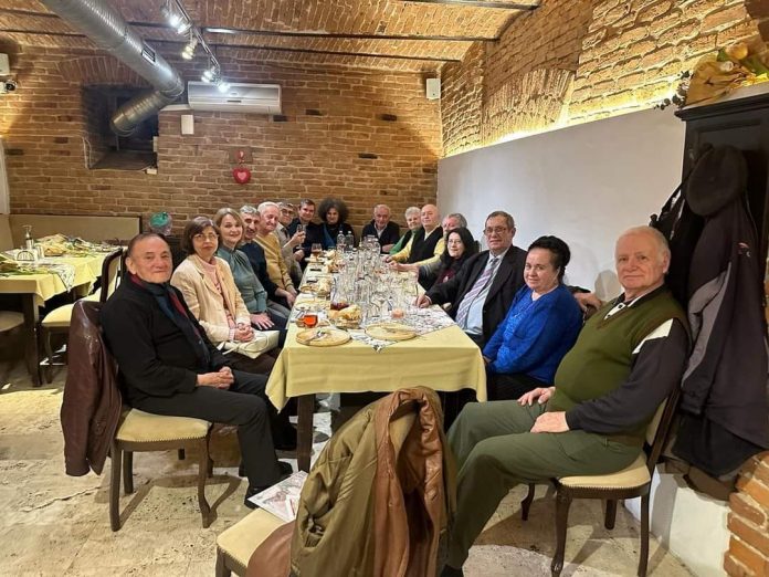 Umoriștii Cenaclului gorjean „Hohote” au pornit la drum în anul 2024 cu determinare