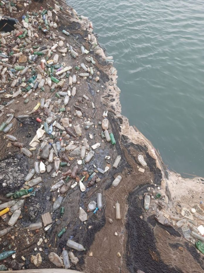 Igienizare a Jiului, la barajul Ișalnița