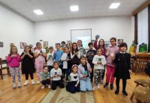 70 de elevi și preșcolari au confecționat mărțișoare, la Muzeul Județean