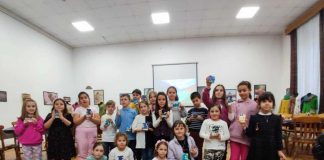 70 de elevi și preșcolari au confecționat mărțișoare, la Muzeul Județean