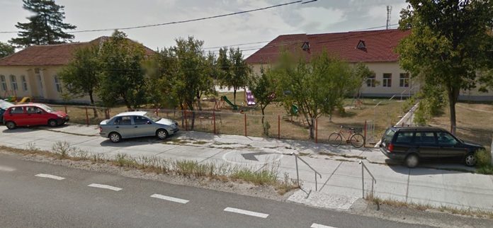 Mobilier nou pentru școlile din Brănești