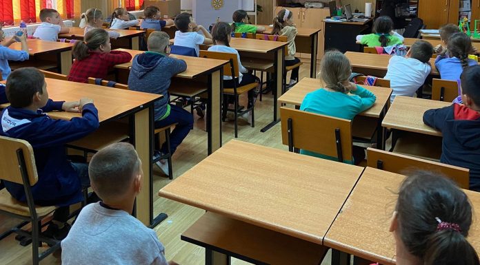 Școli verificate prin sondaj