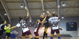 Handbalistele au meci tare la revenirea în campionat