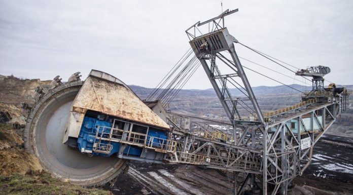 Licitație cu cântec la CEO! Contractul pentru transportul minerilor din Motru, cu dedicație