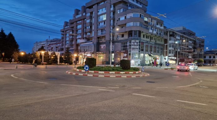 Târgu Jiu: Lucrări în sensul giratoriu din intersecția Victoriei cu Unirii