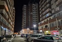 Lucrări de asfaltare într-un cartier din Târgu Jiu