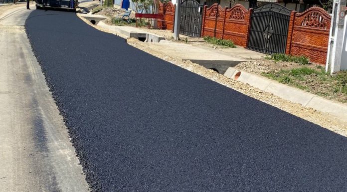 Asfalt nou pe DJ 607, la Ionești