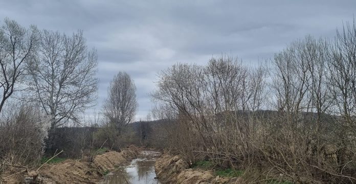 Lucrări de decolmatare la Țicleni