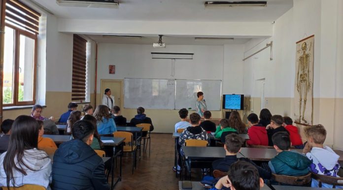 Elevii de la CNTV, la Apele Române, în „Săptămâna Verde”