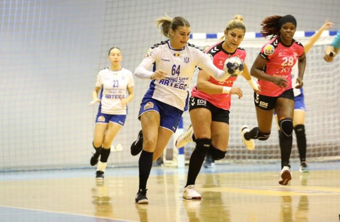 Echipa de handbal joacă miercuri pe teren propriu