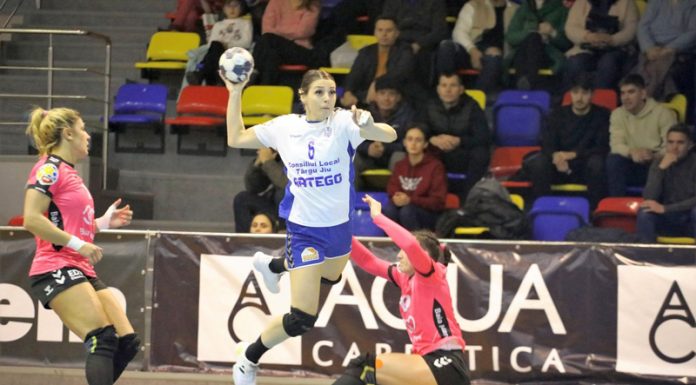 Câștigă și au sărbători liniștite. Handbalistele joacă miercuri pe teren propriu