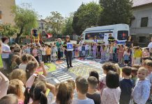 FOTO: Polițiștii de la Rutieră, printre preșcolarii unei grădinițe din Târgu Jiu