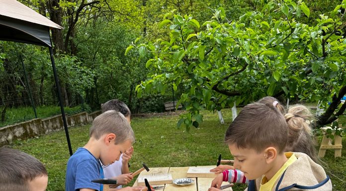 Iepurașul de la ”Atelierul Le Charme” își așteaptă micii vizitatori!