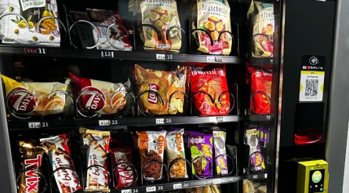 Automatele de sucuri și cafea, dotate cu aparate de marcat