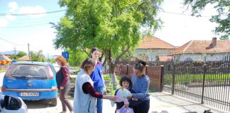 Povești, cadouri și zâmbete. Caravana Gorjeanul a ajuns la Tismana