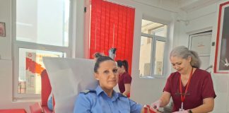 Zeci de jandarmi au donat sânge