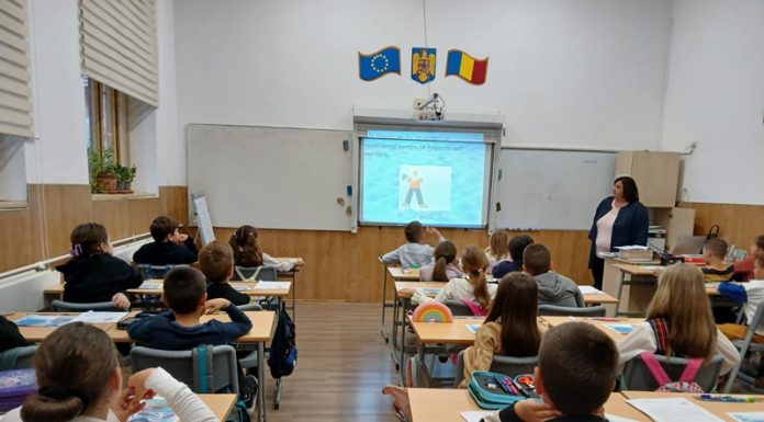 Specialiștii SGA Gorj, în mijlocul elevilor de la Târgu Jiu și Peștișani