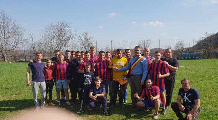 Competiție de fotbal între sate, de Paște, la Roșia de Amaradia