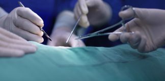 A ajuns la spital cu o tumoră de 11,5 kilograme