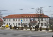 Mobilier și echipamente didactice noi, în unitățile de învățământ din Rovinari și Bâlteni