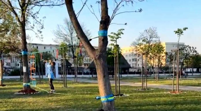 Parc cu tiroliene și hamace, la Rovinari