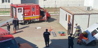 Exercițiu de descarcerare și prim-ajutor, la Liceul din Peștișani