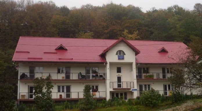 Contract semnat! Se reabilitează căminul de bătrâni de la Suseni