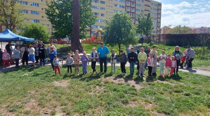 Activități deosebite organizate ”între vecini”, într-un cartier din Târgu Jiu