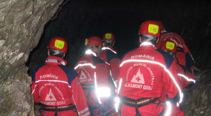 Salvamont Gorj a primit recunoaşterea Corpului Român de Salvare Speologică