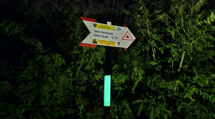 În premieră: Marcaje turistice fotoluminiscente în munții din Gorj