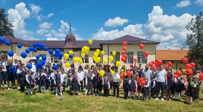 Foto/Video: Cerul colorat al Bărbăteștiului