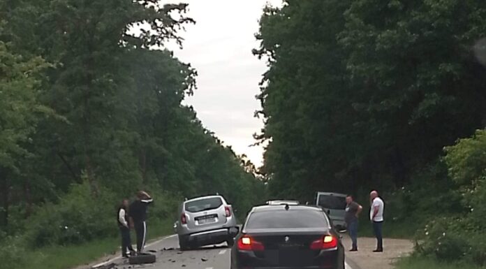 Accident cu doi răniți la Arcani
