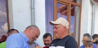 Concurs de ciocnit ouă de gâscă!