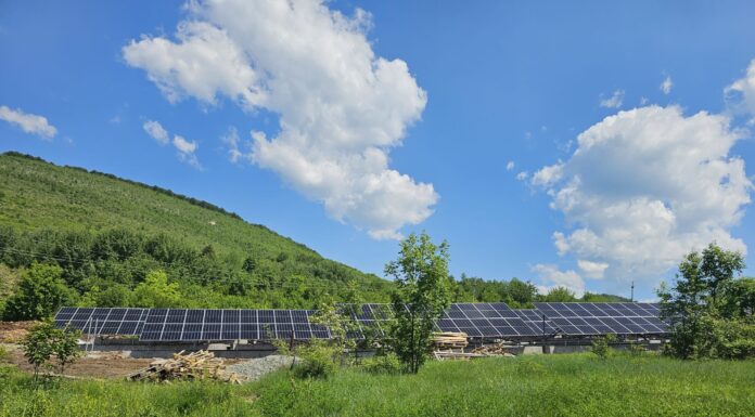 O mie de panouri montate la parcul fotovoltaic de la spitalul din Dobriţa