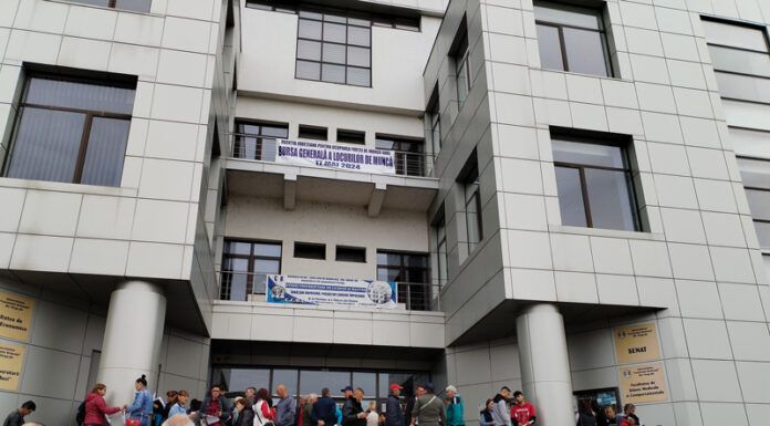 188 de persoane au primit șansa la un job la Bursa generală a locurilor de muncă de la Târgu Jiu