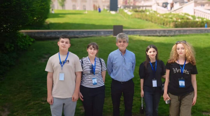 12 elevi au reprezentat Gorjul la două competiții naționale