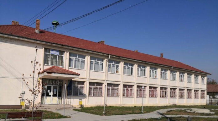 Post de administrator financiar la școală