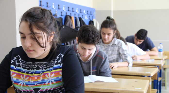 Vacanța de vară a elevilor, mai scurtă. Proprietarii de hoteluri, afectați