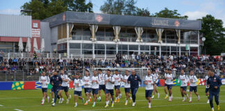 Aproape 4.000 de fani au încurajat România la primul antrenament din Germania