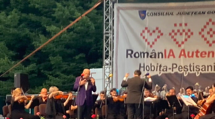 VIDEO: Gheorghe Zamfir și Cristina Chiriac, cetățeni de onoare la Peștișani!
