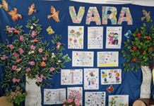 Voluntarii de la Școala ,,Constantin Săvoiu”, pachețele pentru copiii de la CSCCH Târgu Jiu