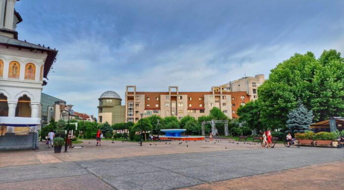 Târgu Jiu: Meciul România-Belgia, pe un ecran uriaș, în centrul municipiului