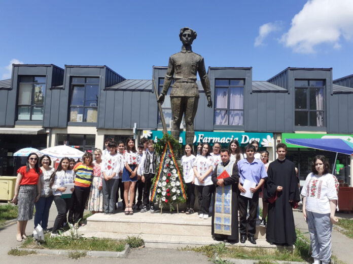 8f3b8910-8138-446c-a302-e430a9ff4085