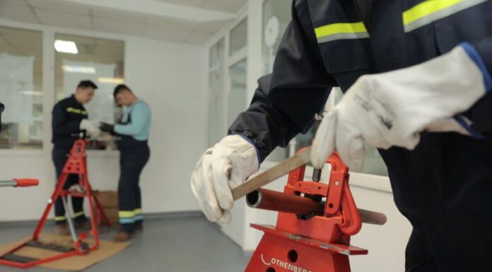 Meseria de instalator, la mare căutare. Încep înscrierile în programul de învățământ profesional dual din Craiova.