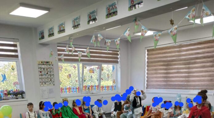 Discriminare la o grădiniță din Novaci. Copil cu sindromul Down, exclus din serbarea de final de an