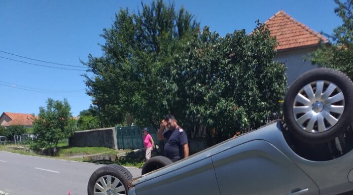 Șofer rănit după ce s-a răsturnat cu mașina la Lelești